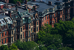vue aérienne de maisons à Boston sur l'avenue du Commonwealth